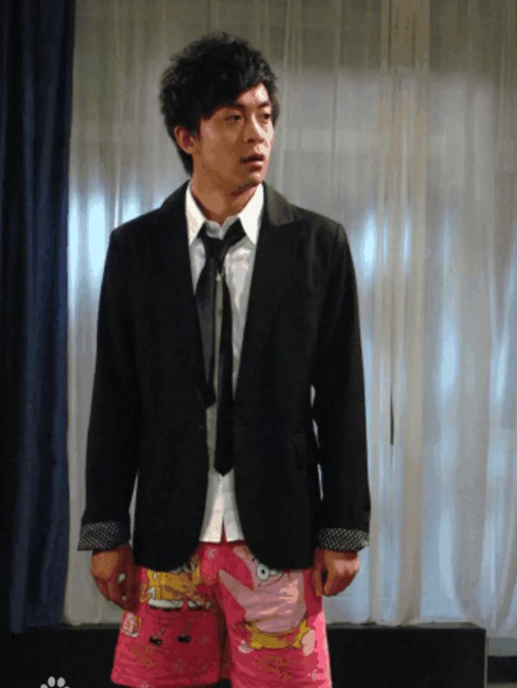 成都娱乐之都，朋友张伟如何在工作困境中寻生活事业平衡？